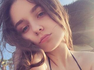 live cam girl LuanaContratto