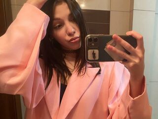 naked camgirl masturbating with dildo LucileVerlin