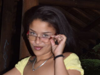 camslut showing pussy LunaRuselly