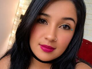 hot cam whore LuxyMia