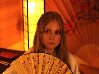 nude cam photo MandiKressierer