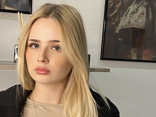 porn cam MarnieRhyner