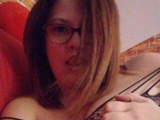 camgirl masturbating MattildeHellen