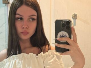 chat room live sex MiaRioti