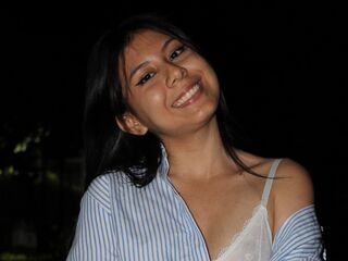 girl fingering pussy MiaSauvage