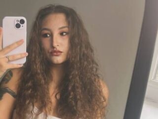 naked girl with webcam masturbating with sextoy NicholMikrot