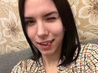 topless cam girl NoemiLannon