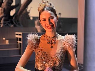 Kinky webcam NylaPitarresi