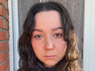 naughty camgirl fingering shaved pussy ReneaStodolski