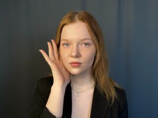 naughty camgirl fingering shaved pussy RonnieAbraham