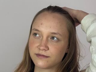 cam whore live SharriDougan