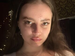 camslut naked ShirleyMartin