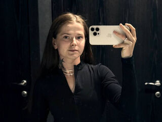 topless webcam girl SilvaNayee