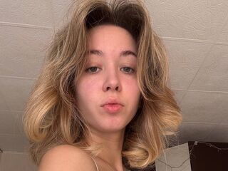 fingering girl cam SilvaShintaku