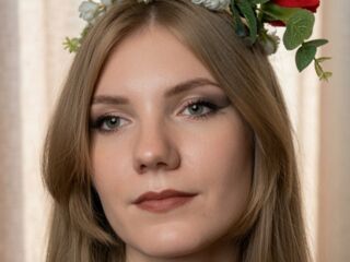 camgirl fingering pussy SlyviaQuinonez