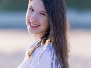 cam girl playing with dildo StefaniBiehn