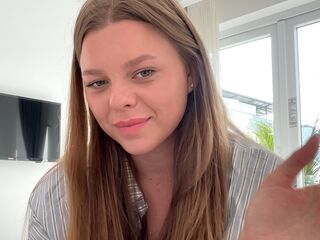 camgirl shaving pussy TeneshaQuinerly