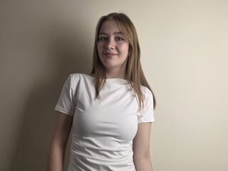 naked camgirl masturbating with vibrator TeresiaCaspi