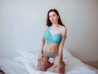 topless webcamgirl UnaShadow