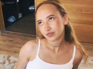 camwhore shaved pussy VeniceMidden