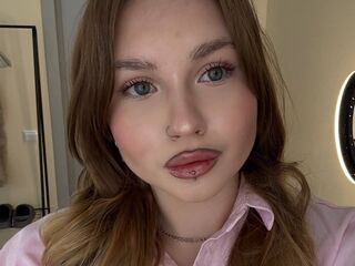 camgirl playing with sex toy VernitaErmita